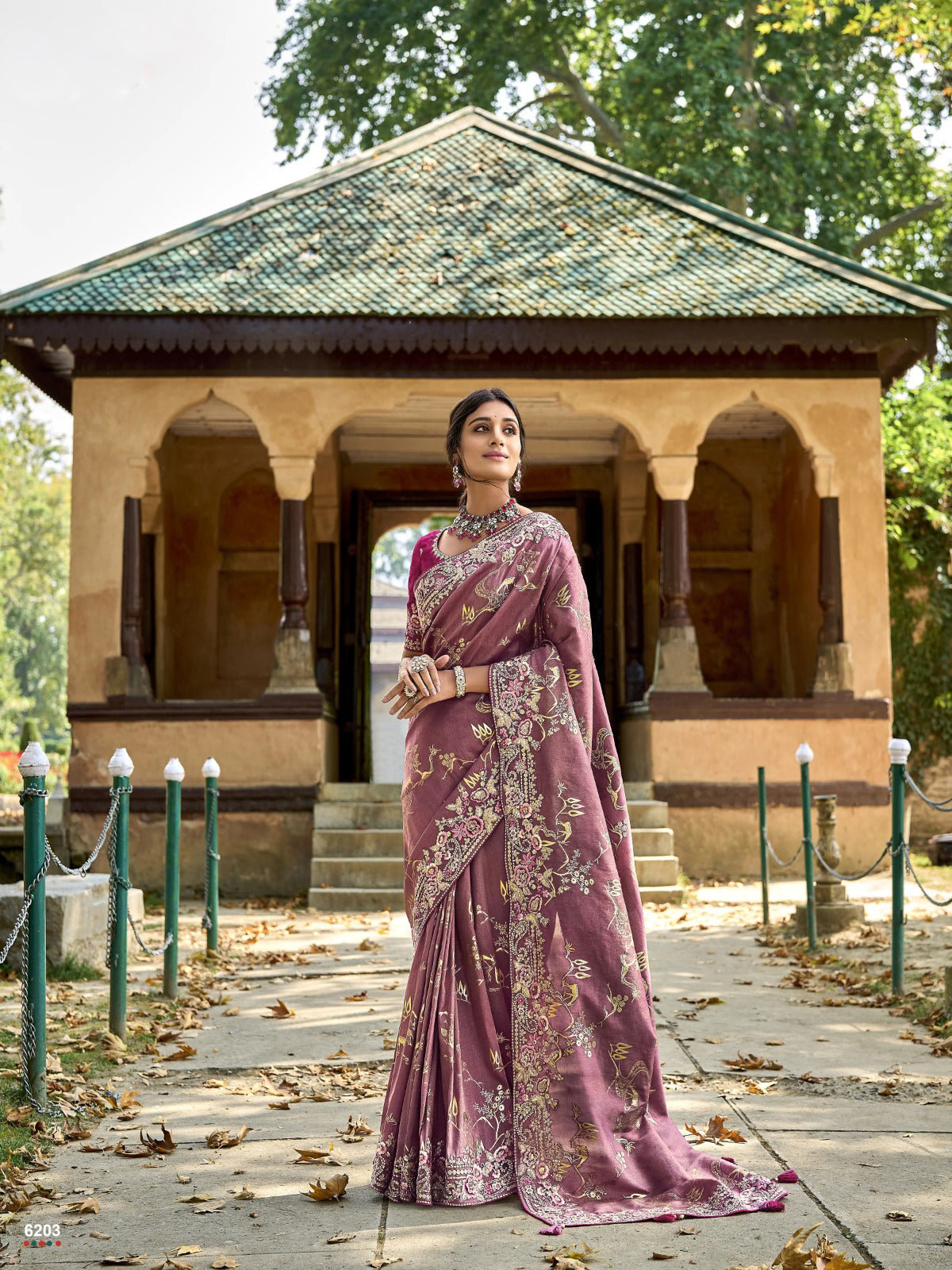 Gorgeous Designer Dusty Rose Color Gadwal Silk Fabric Traditional Wear Saree