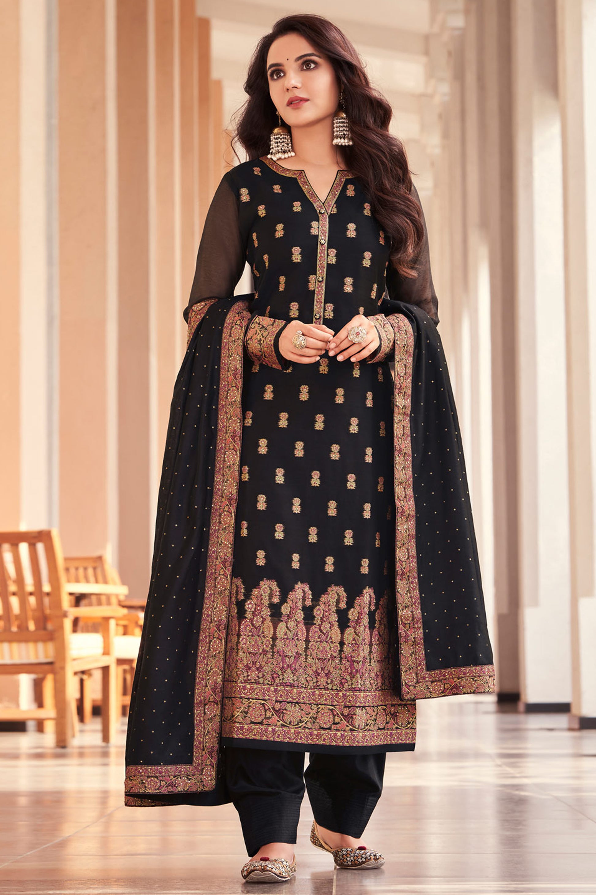 Stylish Attractive Designer Georgette Fabric Salwar Kameez Dresses

