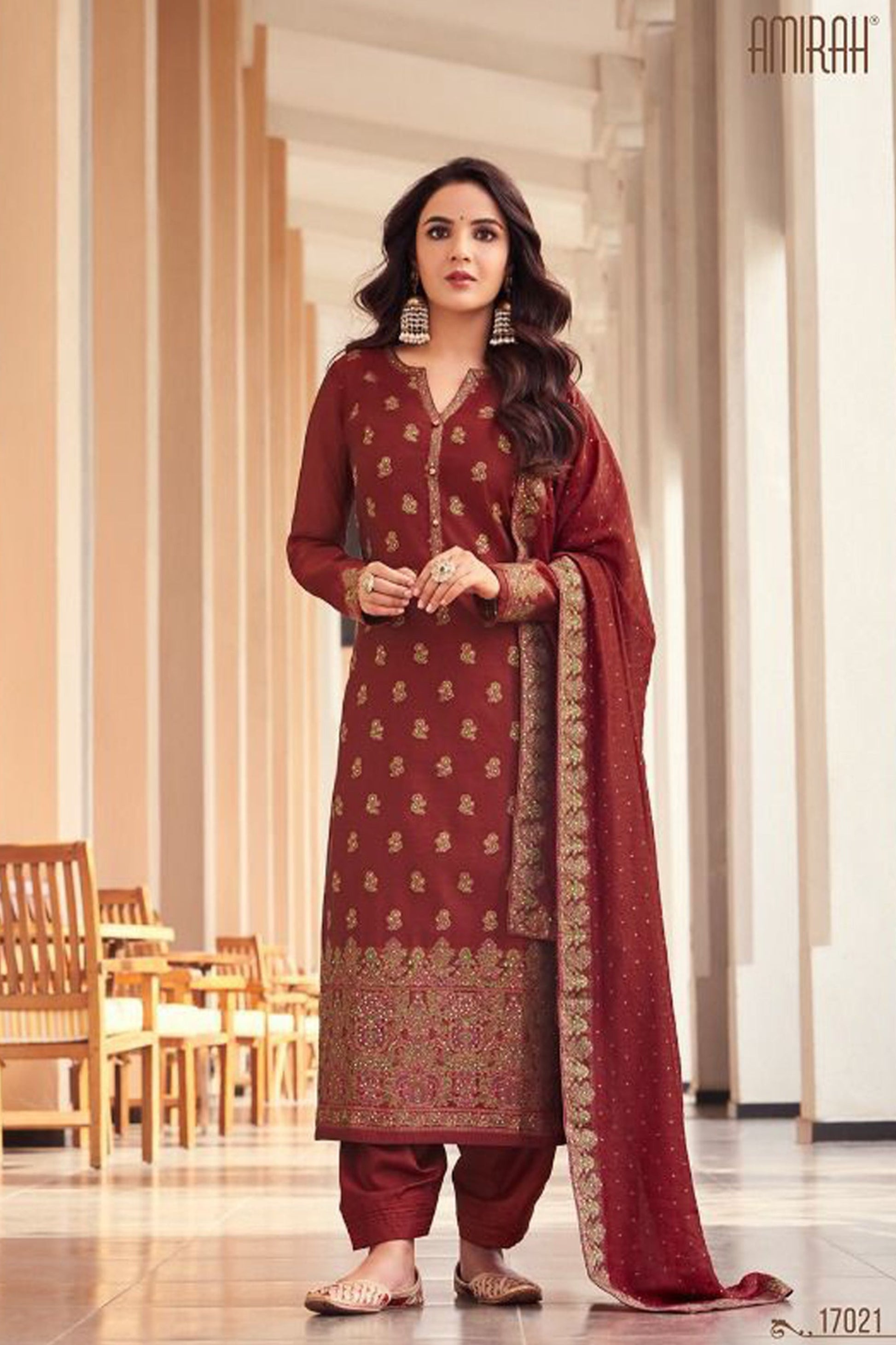 Stylish Attractive Designer Georgette Fabric Salwar Kameez Dresses
