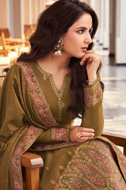 Stylish Attractive Designer Georgette Fabric Salwar Kameez Dresses
