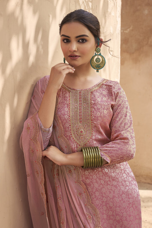 Beautiful Shalwar Kameez for women living in USA for Specials Occasions, Weddings, Engagement And Religious Ceremony.