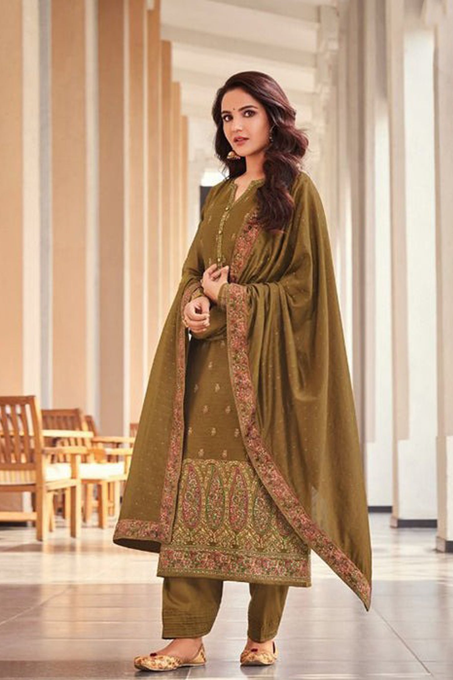 Stylish Attractive Designer Georgette Fabric Salwar Kameez Dresses
