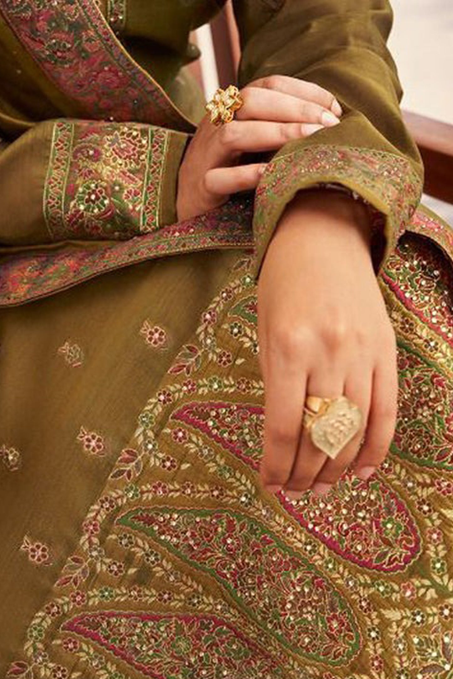 Stylish Attractive Designer Georgette Fabric Salwar Kameez Dresses
