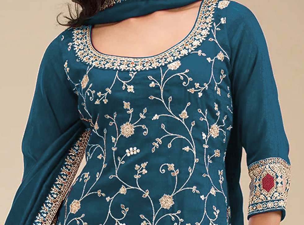 Palzzo dress sleeve and embroidery detail