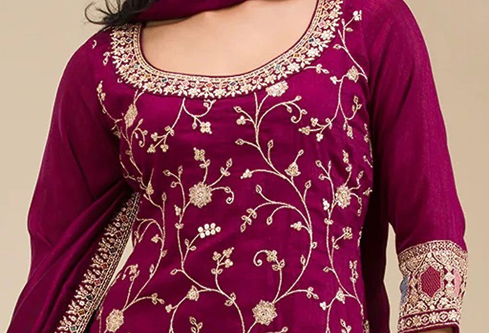 Palzzo dress sleeve and embroidery detail
