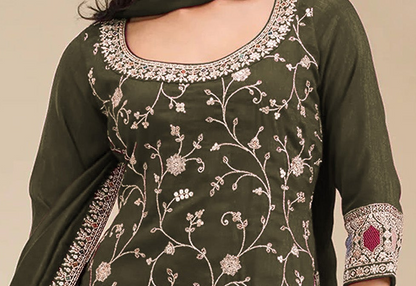 Palzzo dress sleeve and embroidery detail