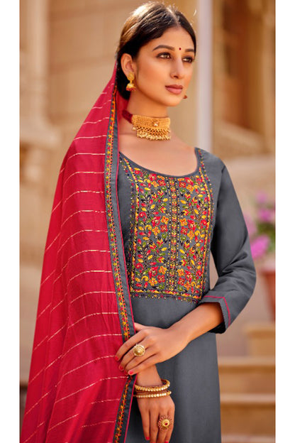 Pakistani Nikah Wear Women's Wear Silk Salwar Kameez Pant Suit's