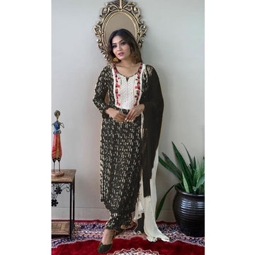 New Designed Rayon Fabric Wear Salwar Kameez Pant Suits